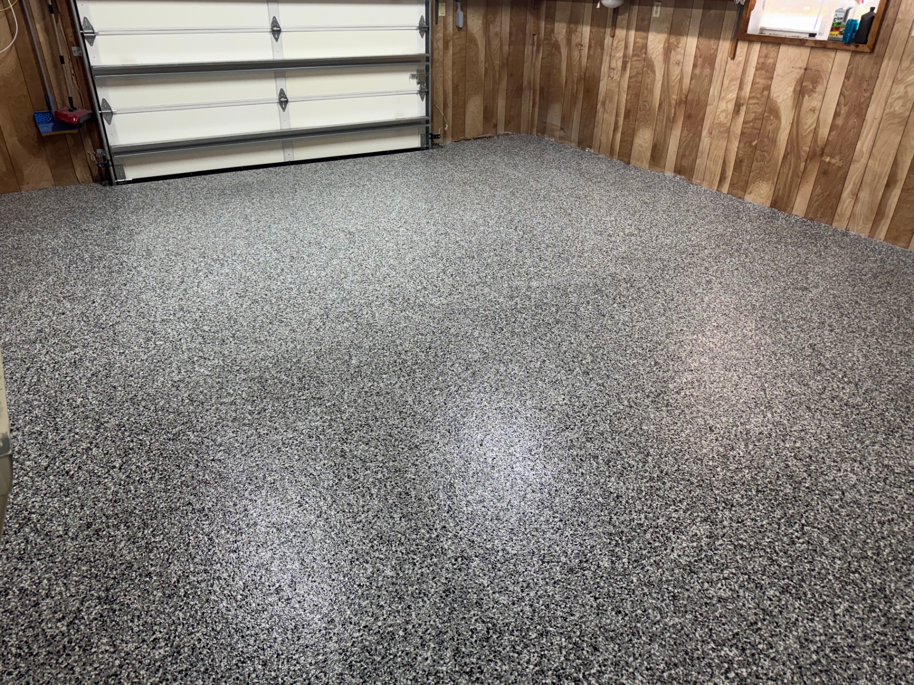 Finished flake epoxy garage floor